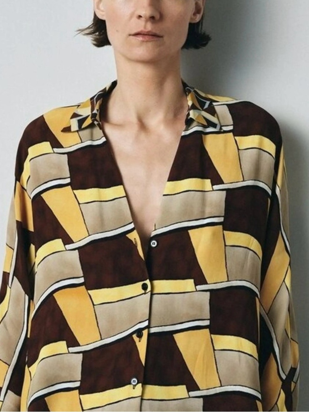 OVI Geometric Patterned Button-Up Shirt